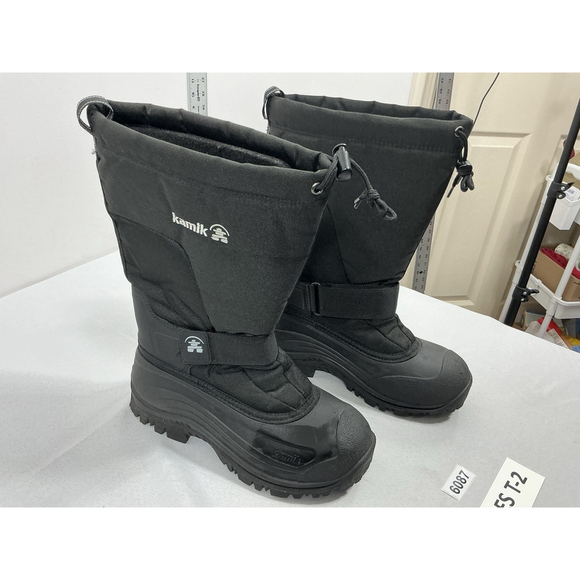 Mens Kamik Insulated Pullon Midcalf Winter Boots 8 Black Strap NWOT - Picture 1 of 9